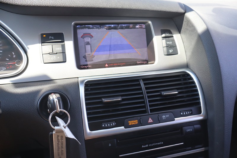 Audi Q7 Vehicle Full-screen Gallery Image 33