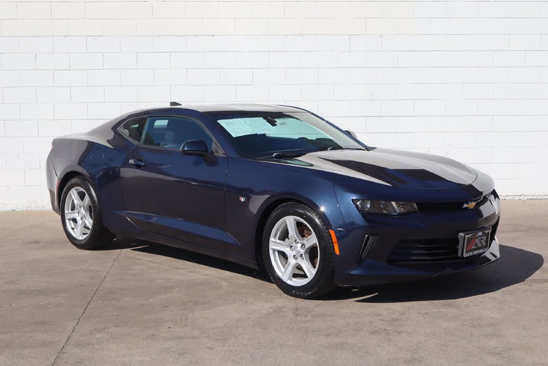 Chevrolet Camaro Vehicle Full-screen Gallery Image 01