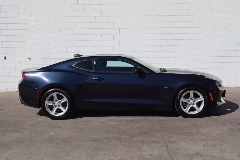 Chevrolet Camaro Vehicle Full-screen Gallery Image 04