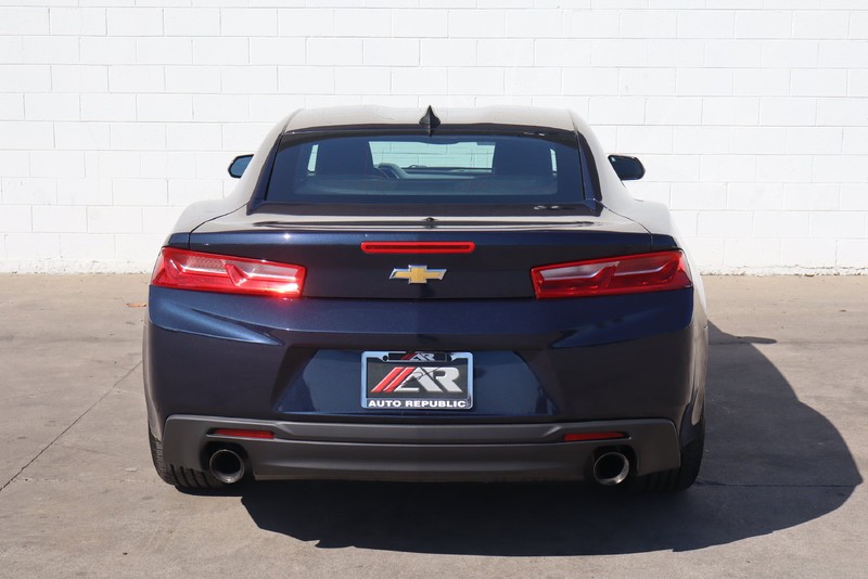 Chevrolet Camaro Vehicle Full-screen Gallery Image 06