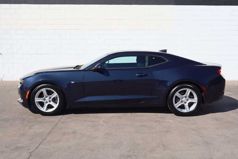 Chevrolet Camaro Vehicle Full-screen Gallery Image 11