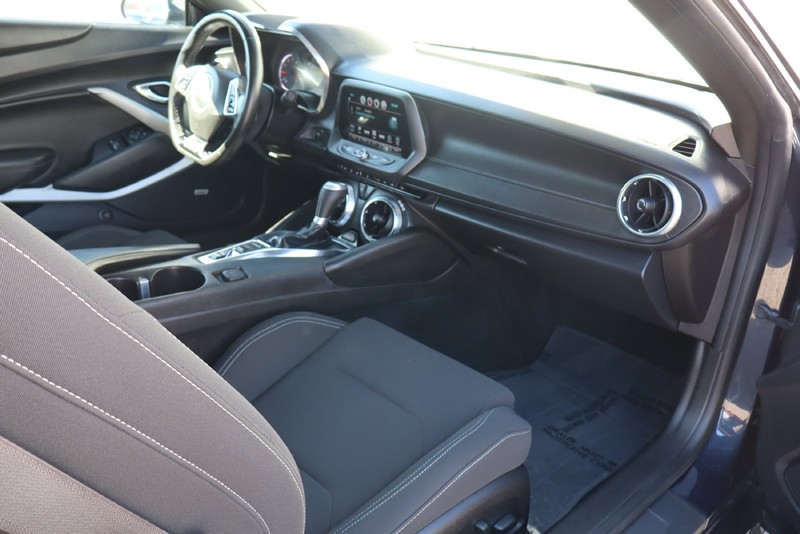Chevrolet Camaro Vehicle Full-screen Gallery Image 21