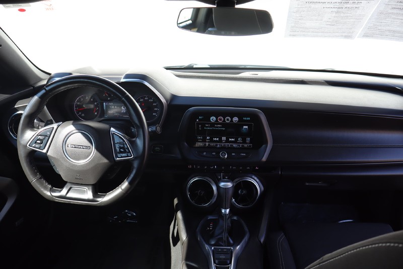 Chevrolet Camaro Vehicle Full-screen Gallery Image 26