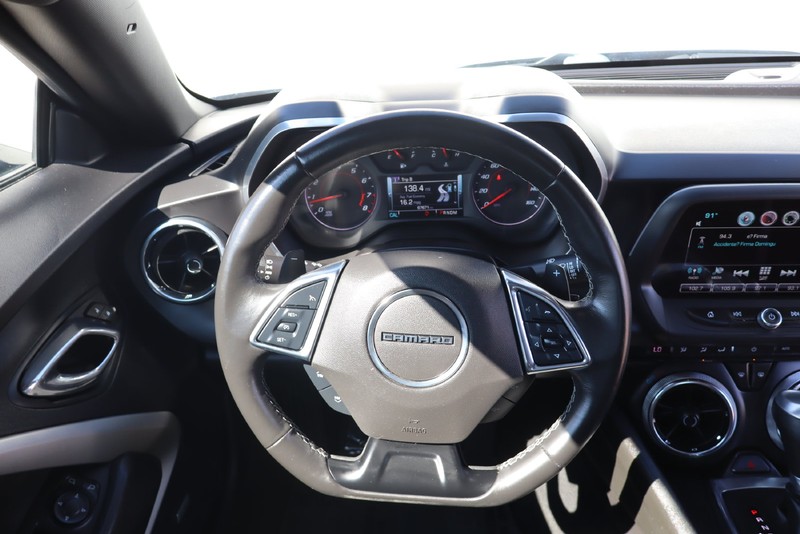Chevrolet Camaro Vehicle Full-screen Gallery Image 28