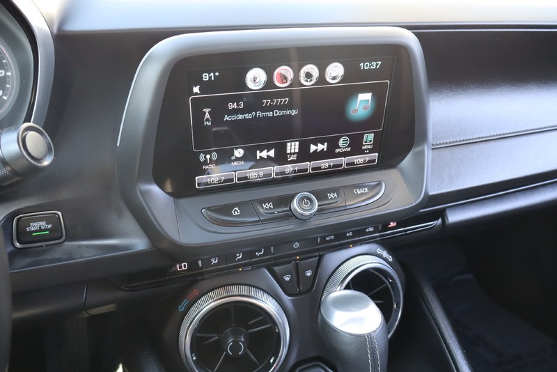 Chevrolet Camaro Vehicle Full-screen Gallery Image 30