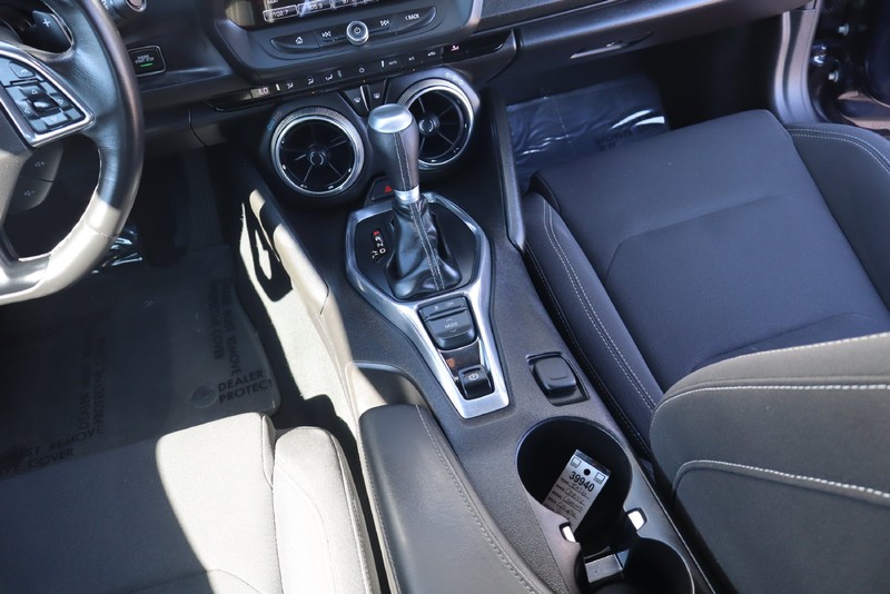 Chevrolet Camaro Vehicle Full-screen Gallery Image 32