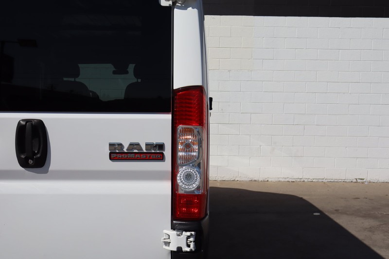 Ram ProMaster Cargo Van Vehicle Full-screen Gallery Image 07