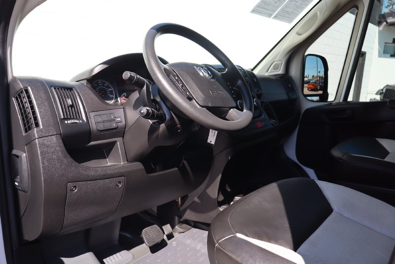 Ram ProMaster Cargo Van Vehicle Full-screen Gallery Image 16
