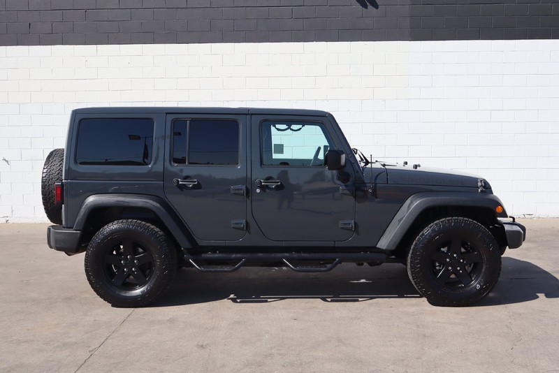 Jeep Wrangler Unlimited Vehicle Full-screen Gallery Image 04
