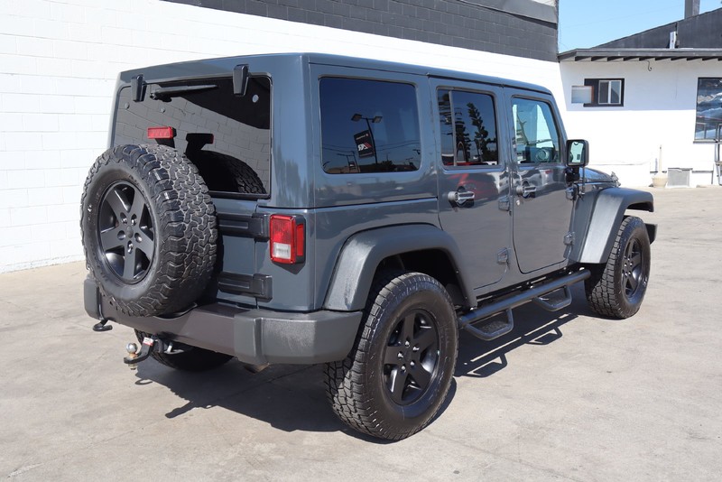 Jeep Wrangler Unlimited Vehicle Full-screen Gallery Image 05