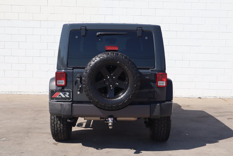 Jeep Wrangler Unlimited Vehicle Full-screen Gallery Image 06