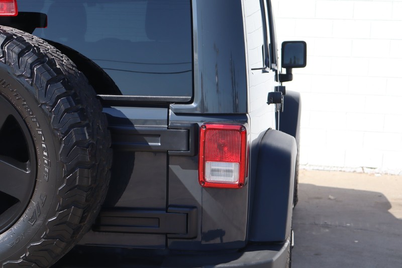 Jeep Wrangler Unlimited Vehicle Full-screen Gallery Image 07