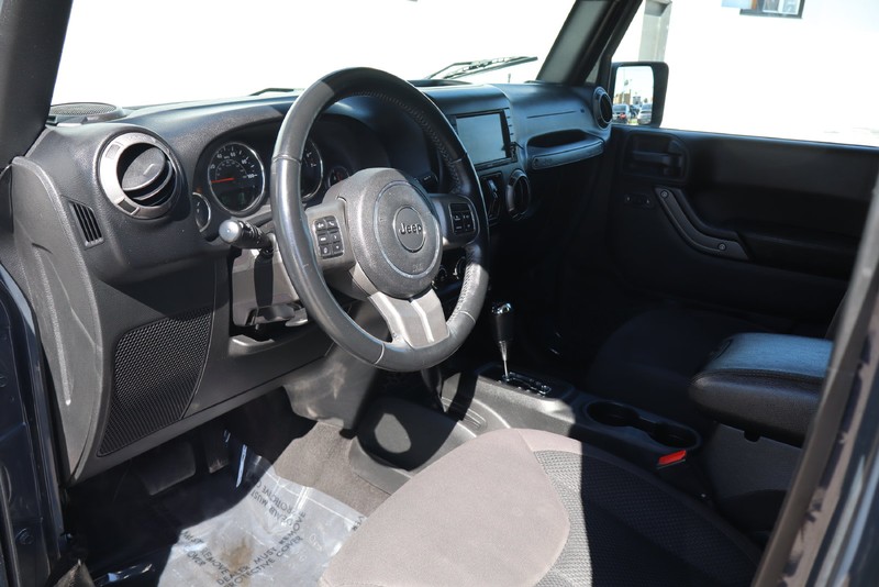 Jeep Wrangler Unlimited Vehicle Full-screen Gallery Image 18