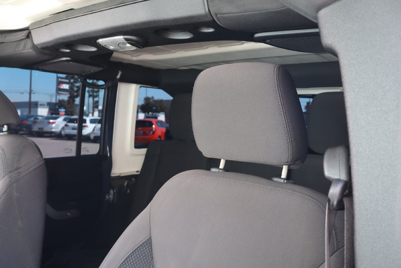 Jeep Wrangler Unlimited Vehicle Full-screen Gallery Image 20