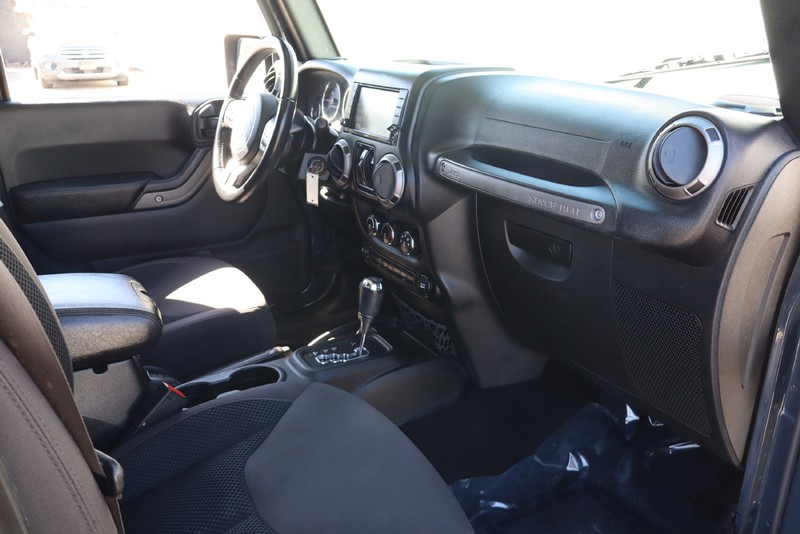 Jeep Wrangler Unlimited Vehicle Full-screen Gallery Image 21