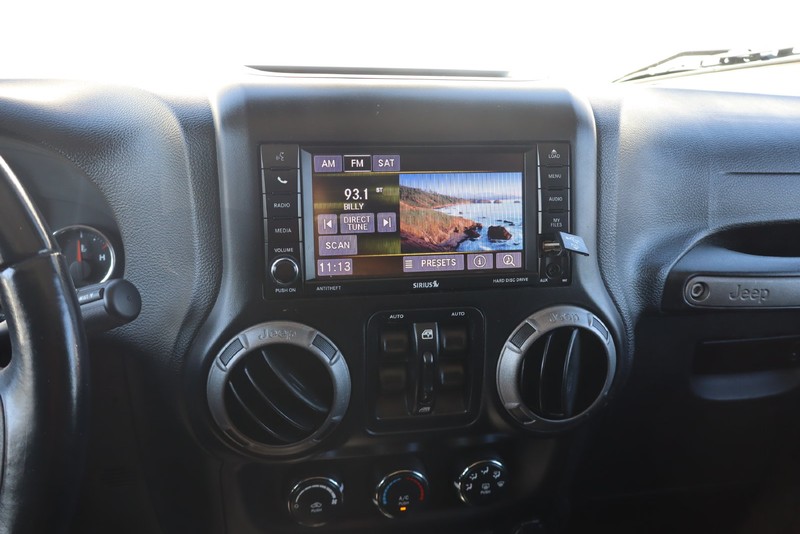 Jeep Wrangler Unlimited Vehicle Full-screen Gallery Image 28