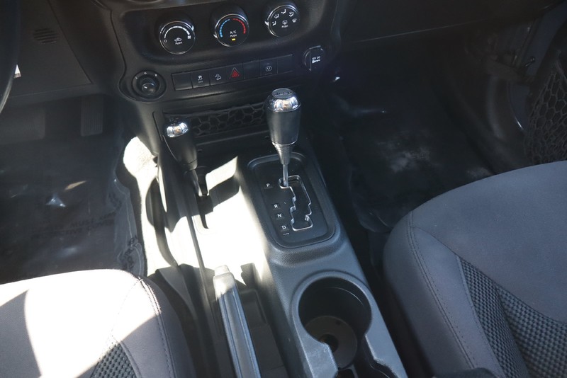 Jeep Wrangler Unlimited Vehicle Full-screen Gallery Image 29