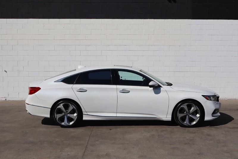 Honda Accord Sedan Vehicle Full-screen Gallery Image 04