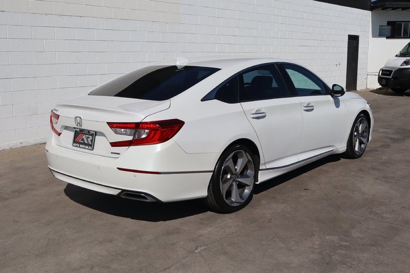 Honda Accord Sedan Vehicle Full-screen Gallery Image 05