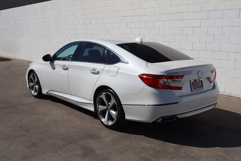 Honda Accord Sedan Vehicle Full-screen Gallery Image 10