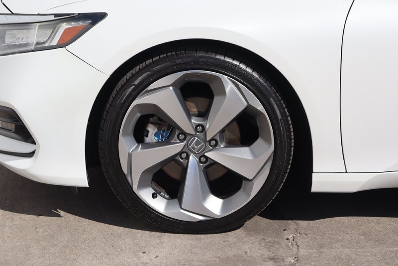 Honda Accord Sedan Vehicle Full-screen Gallery Image 16
