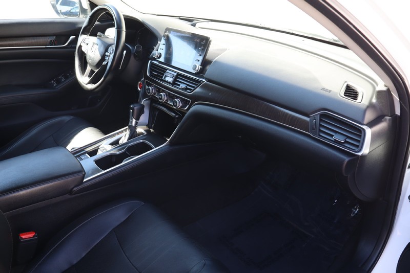 Honda Accord Sedan Vehicle Full-screen Gallery Image 22