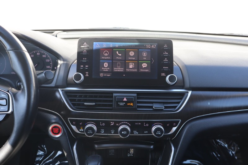 Honda Accord Sedan Vehicle Full-screen Gallery Image 31