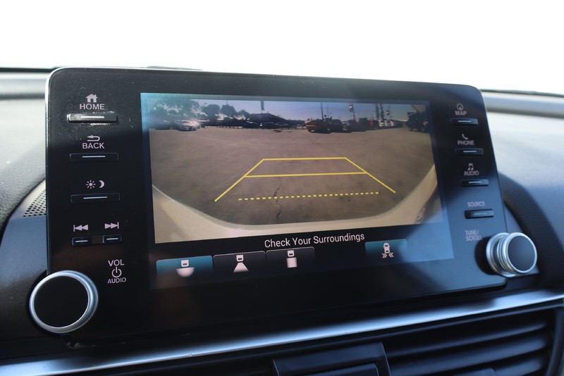 Honda Accord Sedan Vehicle Full-screen Gallery Image 34