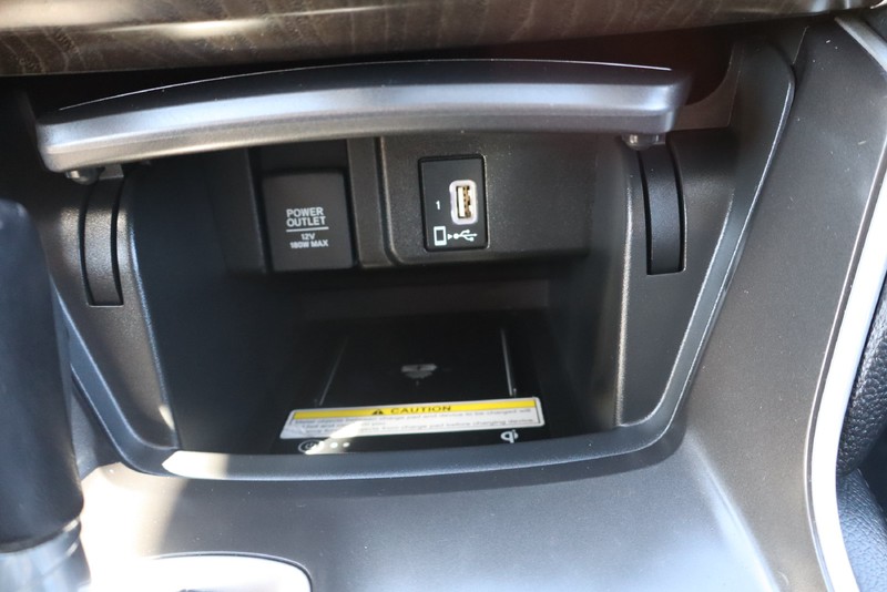 Honda Accord Sedan Vehicle Full-screen Gallery Image 35