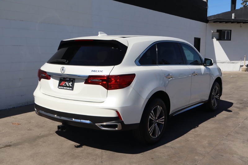 Acura MDX Vehicle Full-screen Gallery Image 05
