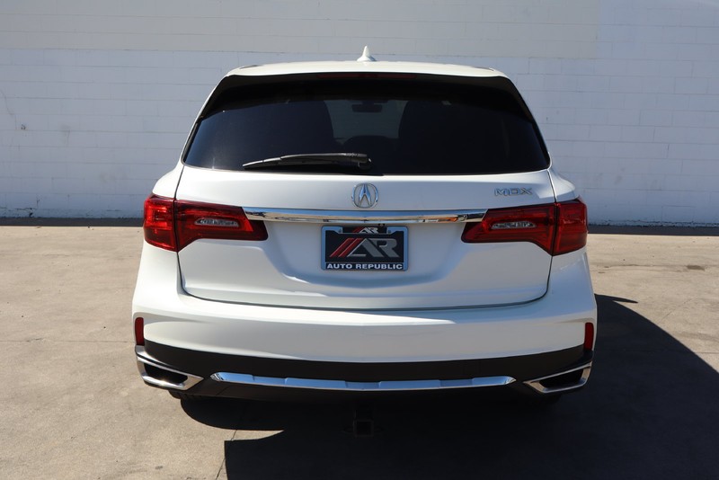Acura MDX Vehicle Full-screen Gallery Image 06