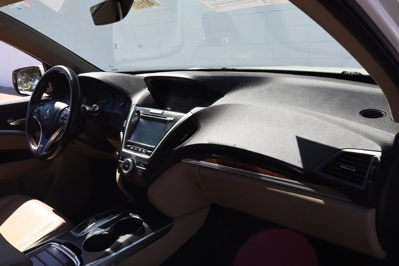 Acura MDX Vehicle Full-screen Gallery Image 19