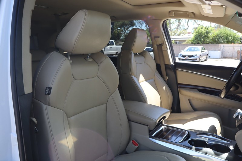 Acura MDX Vehicle Full-screen Gallery Image 20