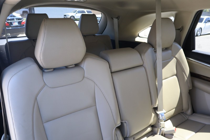 Acura MDX Vehicle Full-screen Gallery Image 21