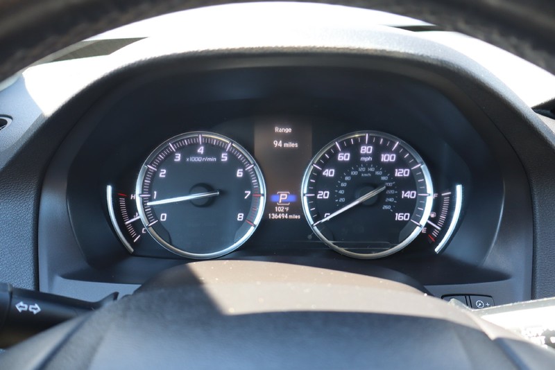 Acura MDX Vehicle Full-screen Gallery Image 25