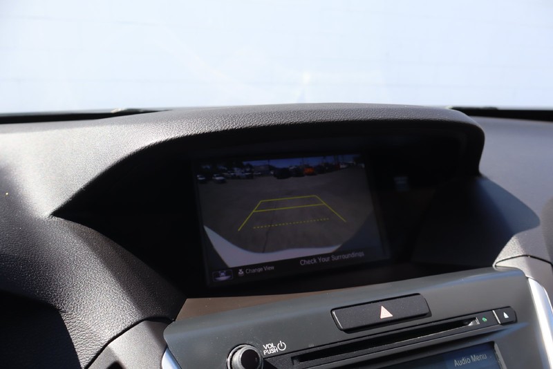Acura MDX Vehicle Full-screen Gallery Image 29