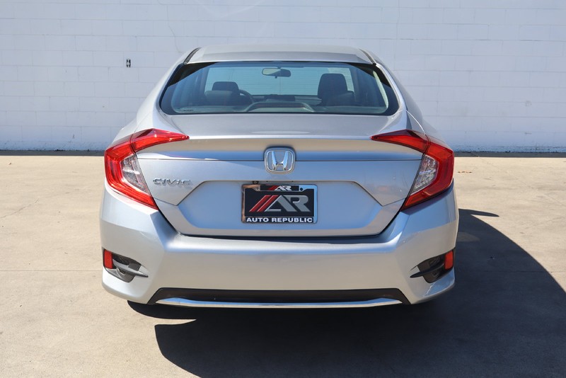 Honda Civic Sedan Vehicle Full-screen Gallery Image 06