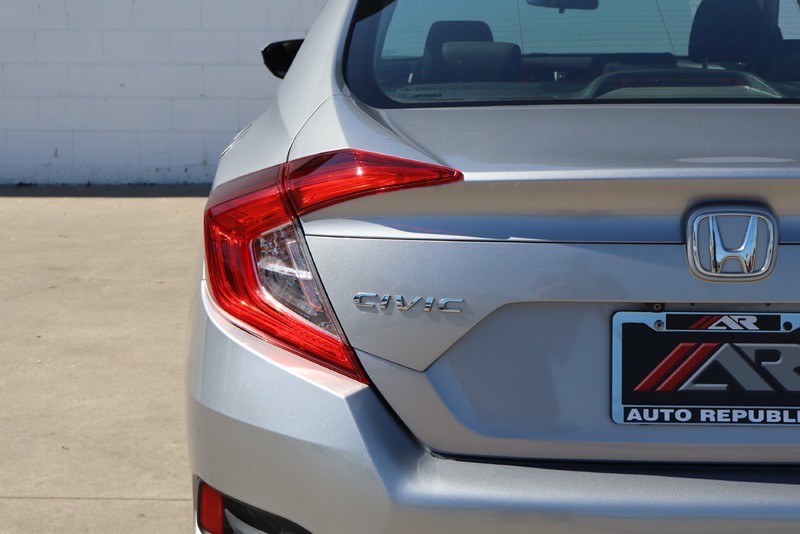 Honda Civic Sedan Vehicle Full-screen Gallery Image 07