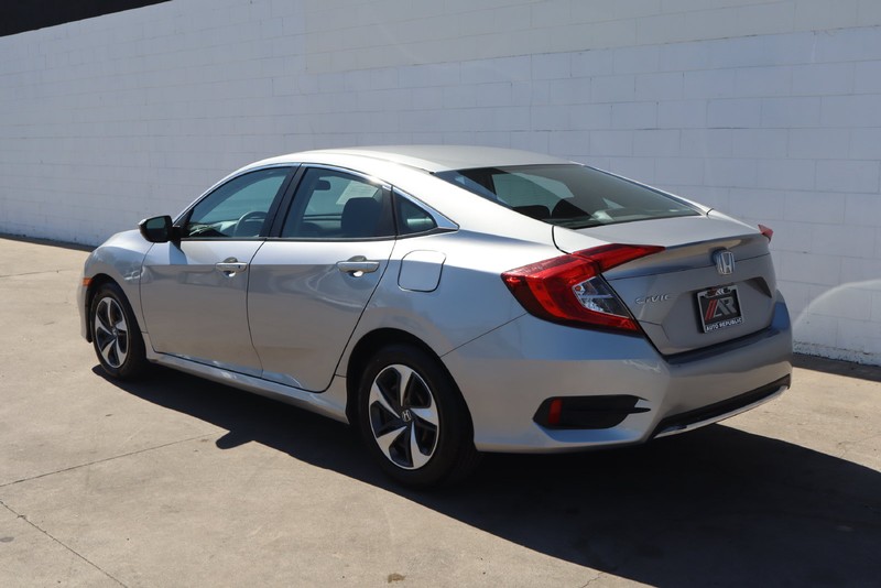 Honda Civic Sedan Vehicle Full-screen Gallery Image 09