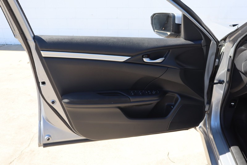 Honda Civic Sedan Vehicle Full-screen Gallery Image 14
