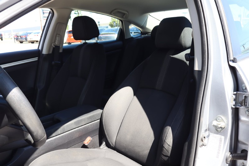 Honda Civic Sedan Vehicle Full-screen Gallery Image 16