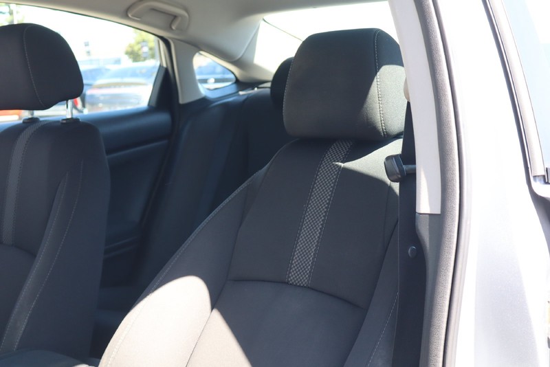 Honda Civic Sedan Vehicle Full-screen Gallery Image 17