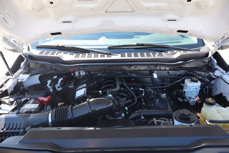 Ford Super Duty F-250 SRW Vehicle Full-screen Gallery Image 11