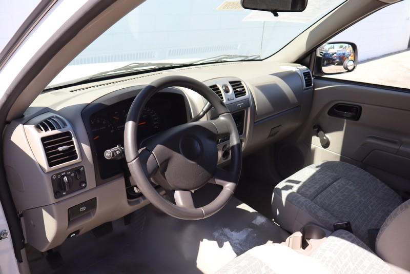 Chevrolet Colorado Vehicle Full-screen Gallery Image 16