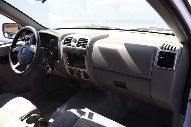 Chevrolet Colorado Vehicle Full-screen Gallery Image 18