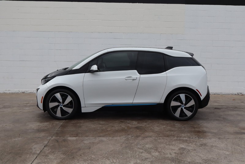 BMW i3 Vehicle Full-screen Gallery Image 10
