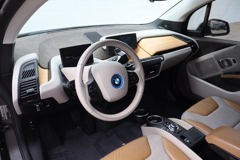 BMW i3 Vehicle Full-screen Gallery Image 15