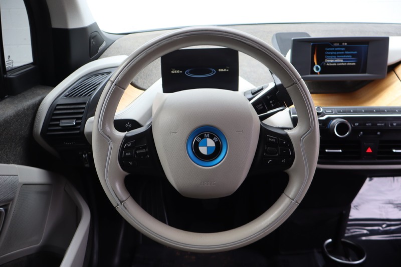 BMW i3 Vehicle Full-screen Gallery Image 21