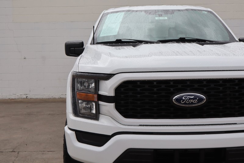 Ford F-150 Vehicle Full-screen Gallery Image 04