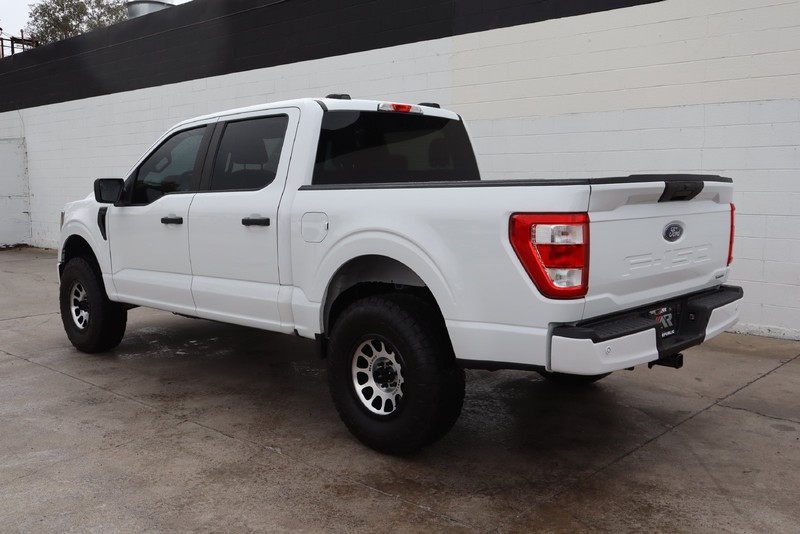 Ford F-150 Vehicle Full-screen Gallery Image 09